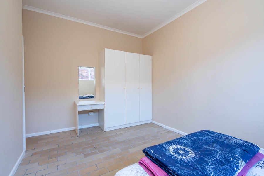 8 Bedroom Property for Sale in Middedorp Western Cape